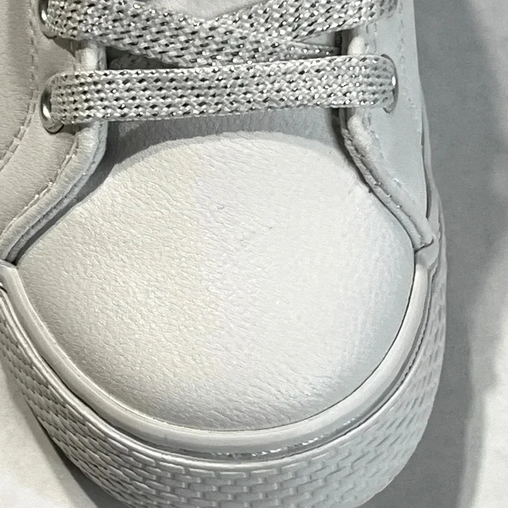 Children Place Girls white low top lace up tennis shoes. Size 11C NWT
